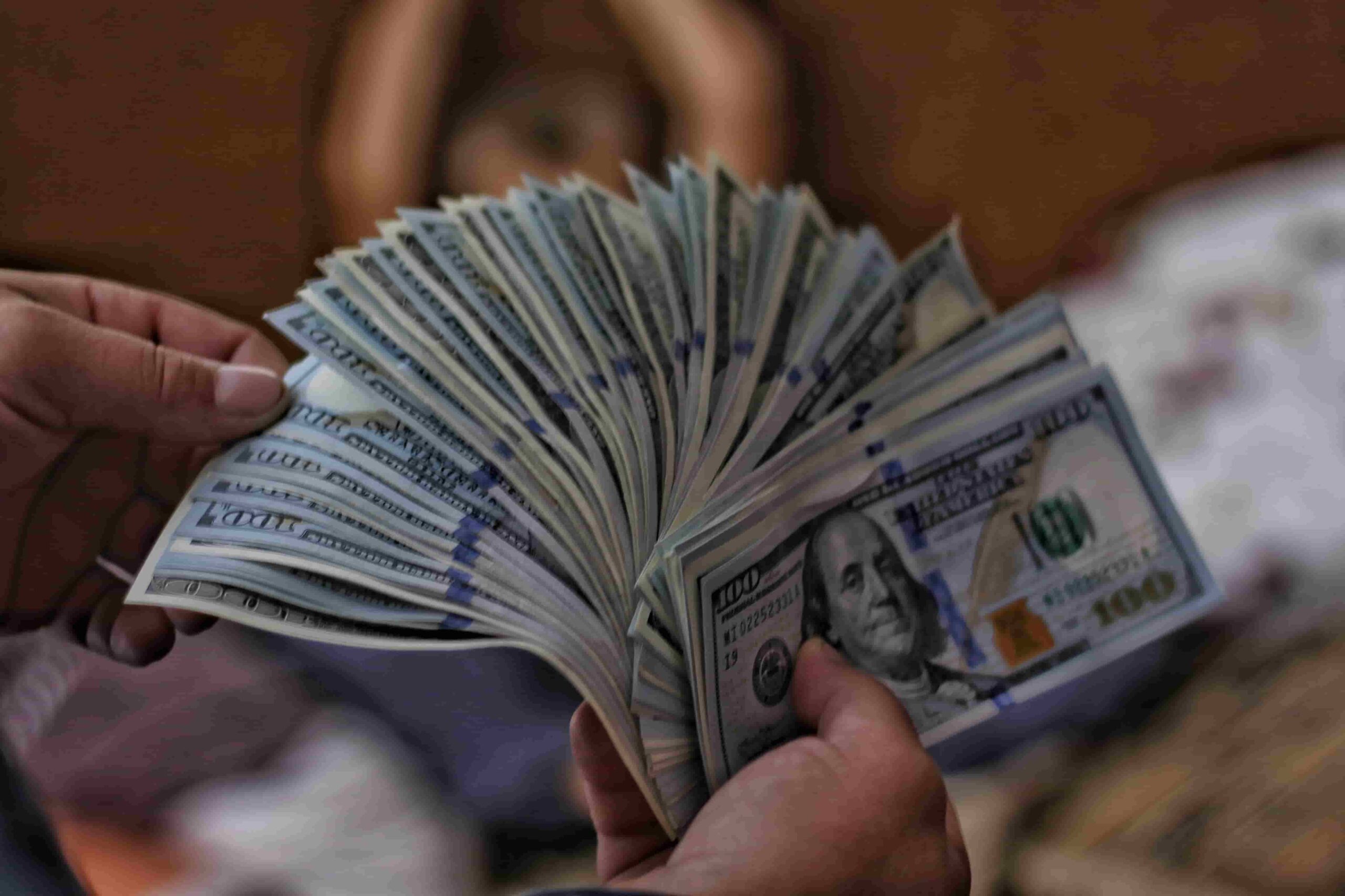 Préstamos con bajo interés: ¿Qué son y cuáles son sus ventajas?: Detalle de los préstamos con tasas de interés bajas y sus beneficios